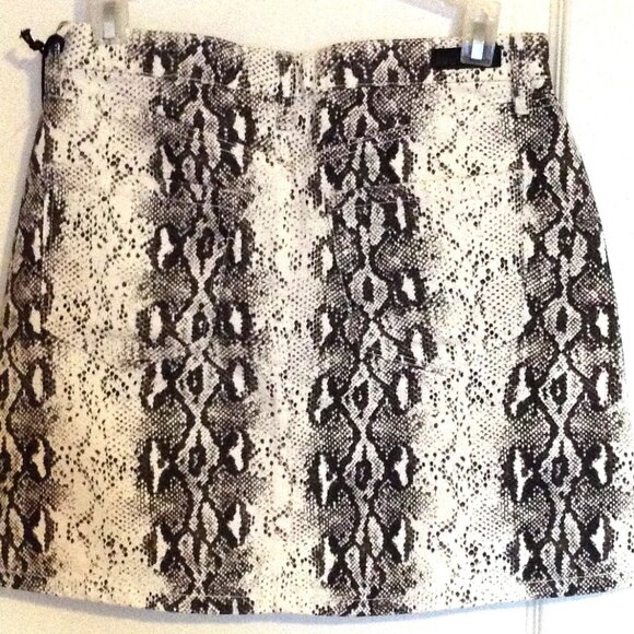 NWT BlankNYC Women's Denim Mini Skirt Snakeskin Animal Print - Picture 6 of 11